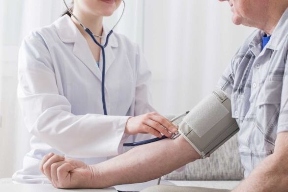 Mesure de la pression artérielle pour l'hypertension artérielle